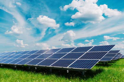 Fernando Trabach Filho analisa como os financiamentos públicos impulsionam a energia solar e geram retornos econômicos e ambientais.