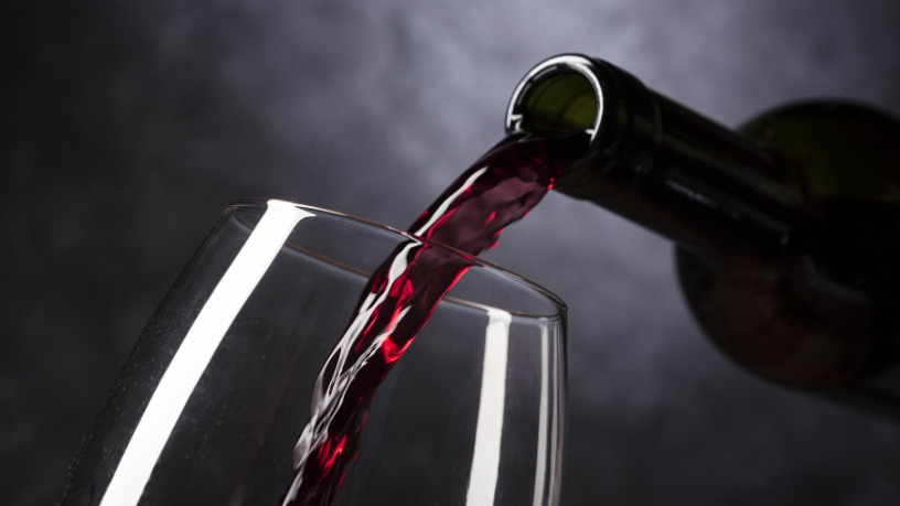 Kelsem Ricardo Rios Lima revela os segredos por trás dos sabores do vinho e como apreciá-los em cada taça.
