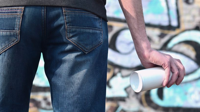 Multa de R$ 98 mil por vandalismo em Palmas levanta debate sobre punição e prevenção urbana