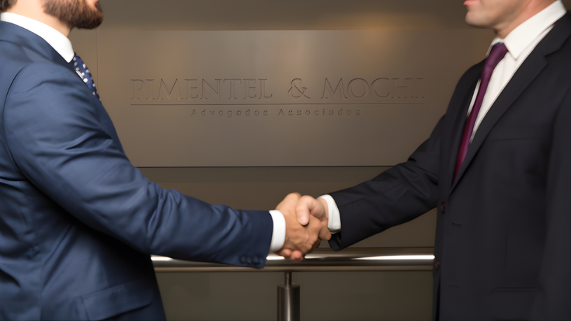 Elaborar um plano de recuperação judicial consistente aumenta as chances de aprovação. Rodrigo Gonçalves Pimentel destaca o papel do planejamento estruturado.