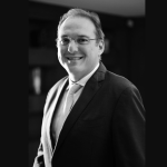 Um plano viável de recuperação judicial exige análise financeira e estratégia jurídica. Rodrigo Gonçalves Pimentel ressalta a importância de metas realistas.