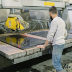 O processo de fabricação de painéis treliçados exige controle dimensional rigoroso para garantir desempenho estrutural e qualidade do concreto, como explica Valderci Malagosini Machado.